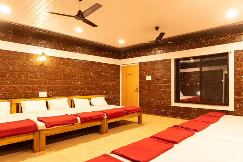 Dormitory (12 sharing)